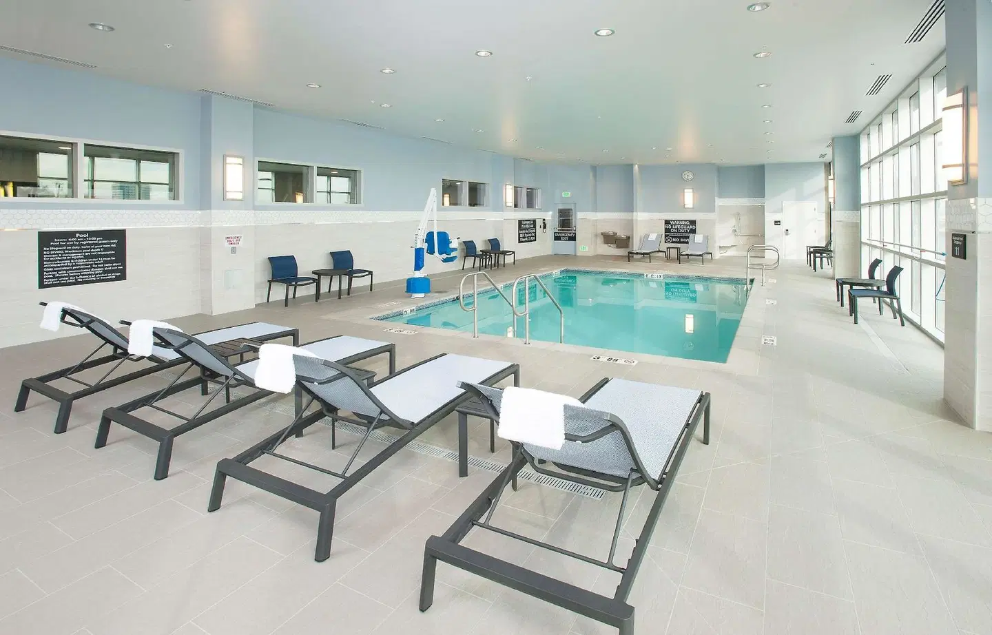 Hampton Inn & Suites LAX El Segundo Hallenbad