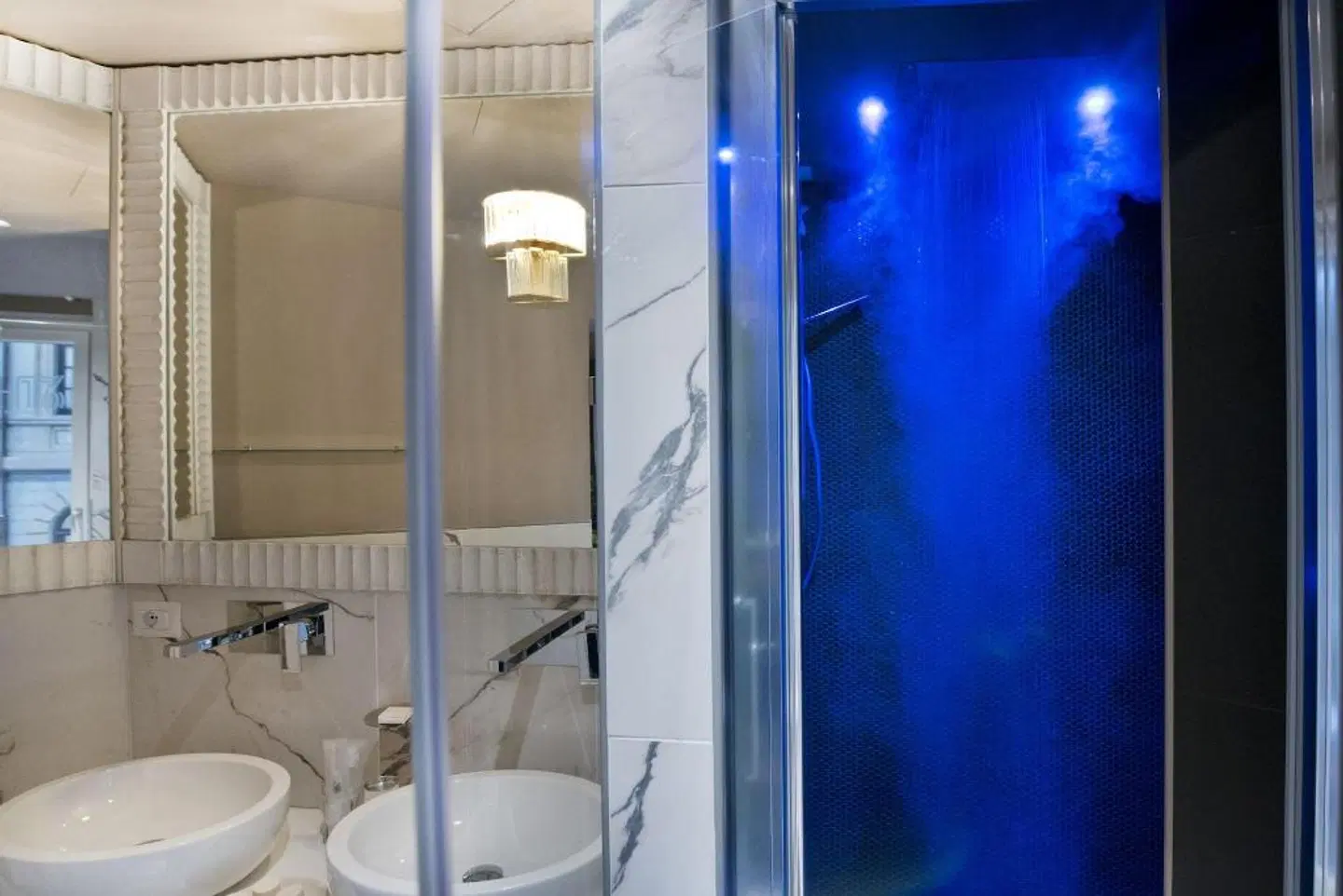 HT6 Hotel Roma Badezimmer