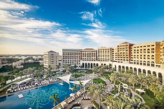 The Ritz-Carlton Abu Dhabi, Grand Canal EXTERIOR