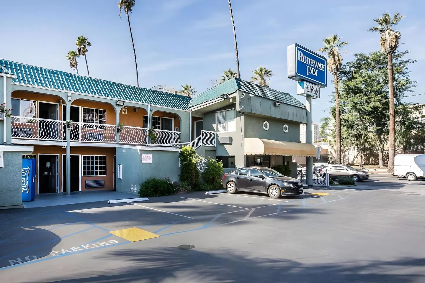 Hotel Hwood EXTERIOR