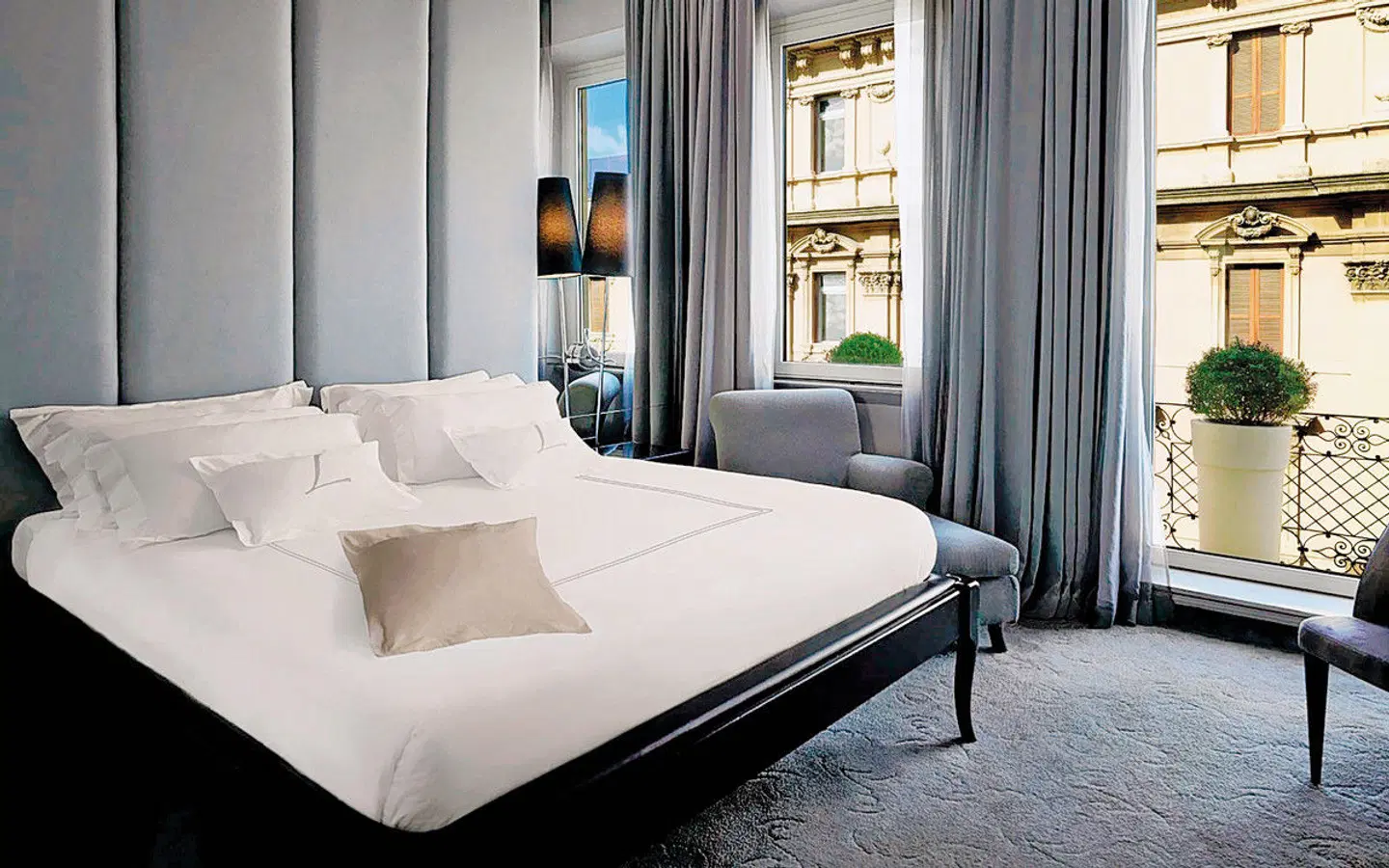 Leon's Place ROOM_EXAMPLE