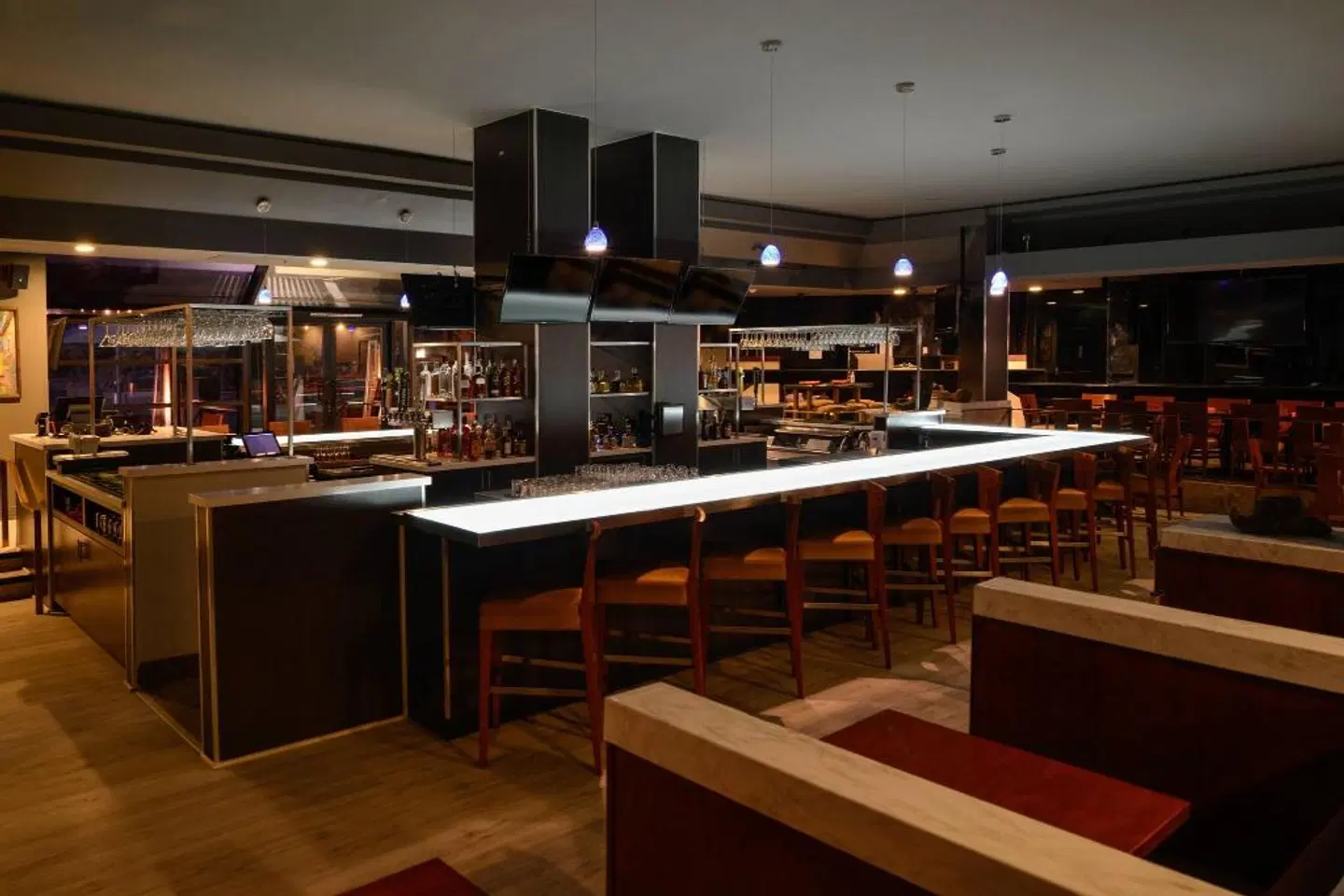 Long Beach Marriott Bar