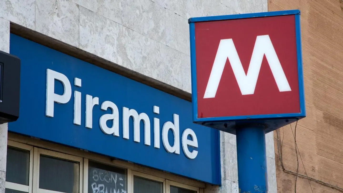 Crossroad Hotel EXTERIOR