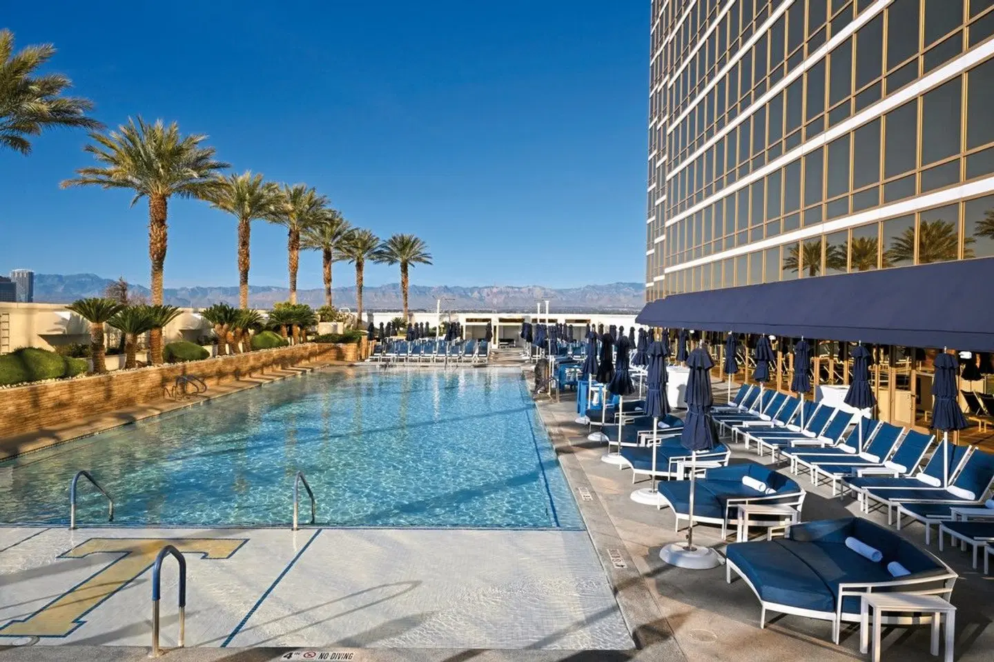 Trump International Hotel Las Vegas OUTDOOR_POOL