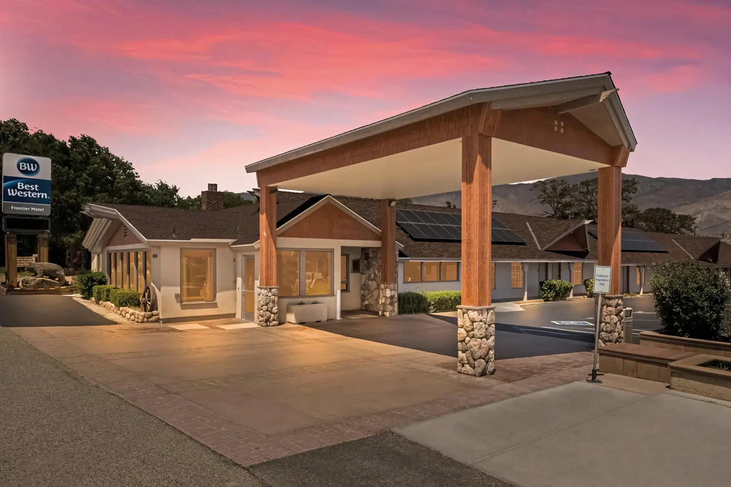 Best Western Plus Frontier Motel Terrasse