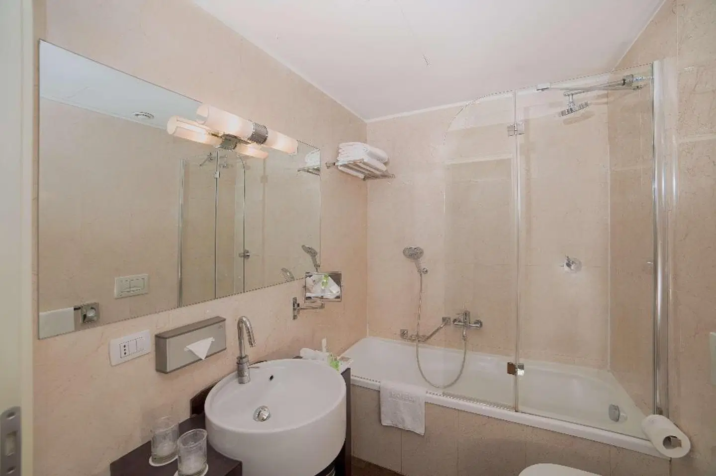 NH Collection Roma Giustiniano Badezimmer