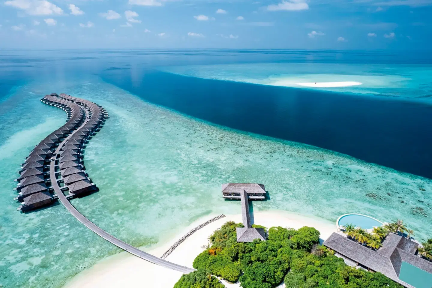 Hurawalhi Island Resort LANDSCAPE