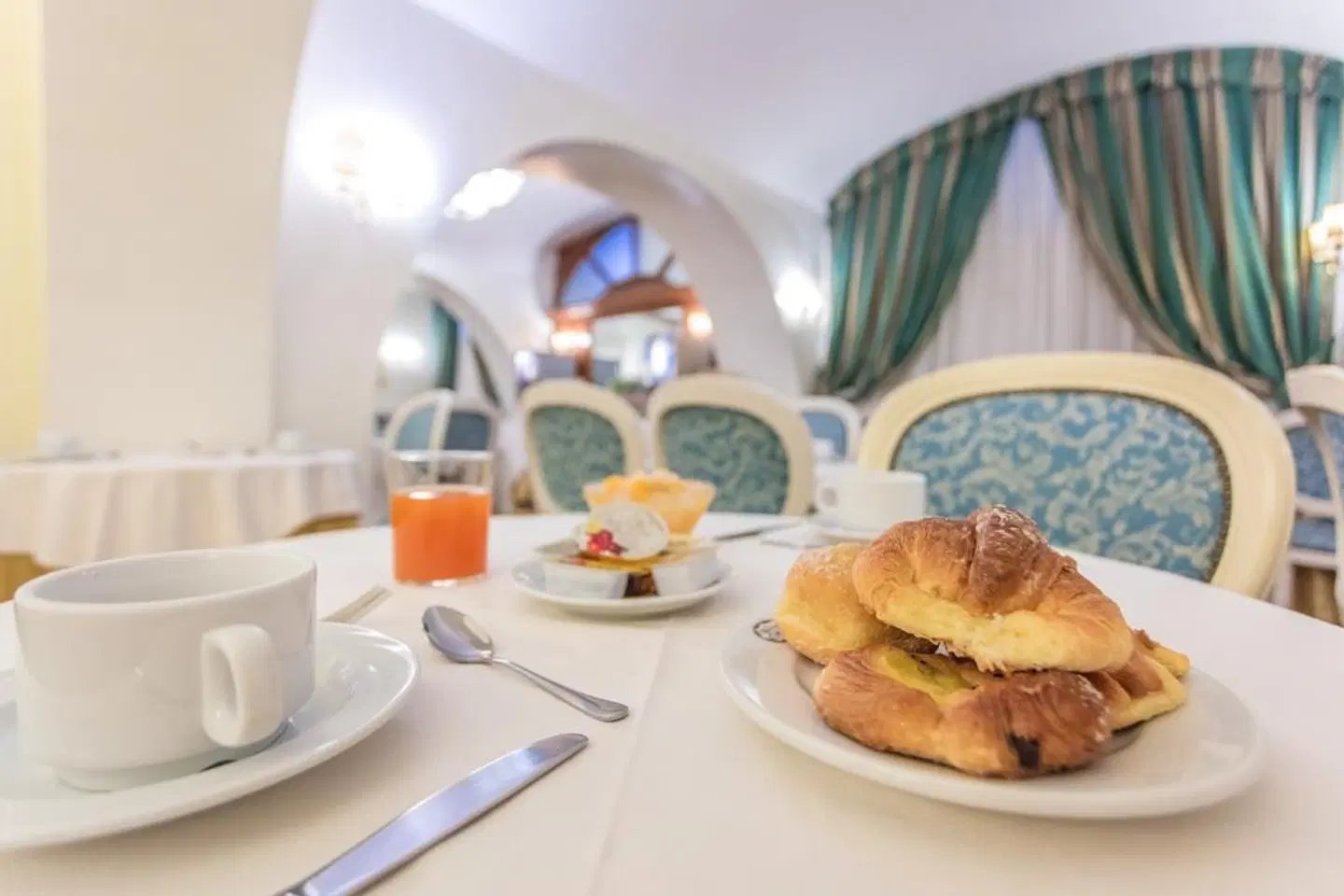 Raeli Hotel Floridia Restaurant