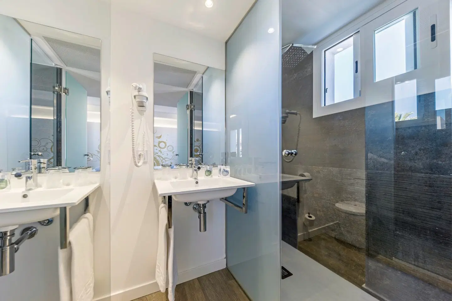 Welikehotel Triton Beach Badezimmer