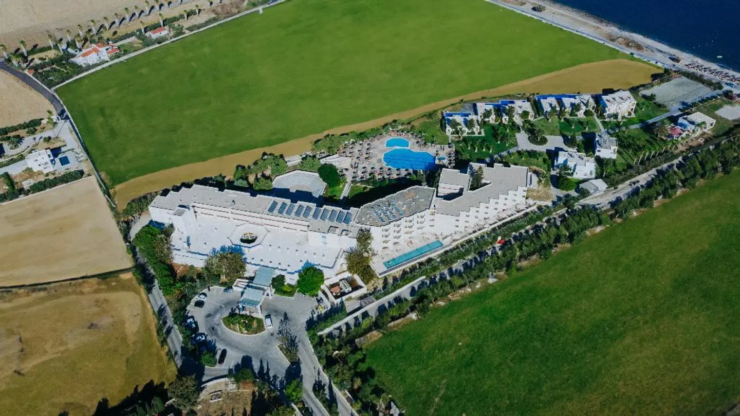 Sovereign Beach Hotel EXTERIOR