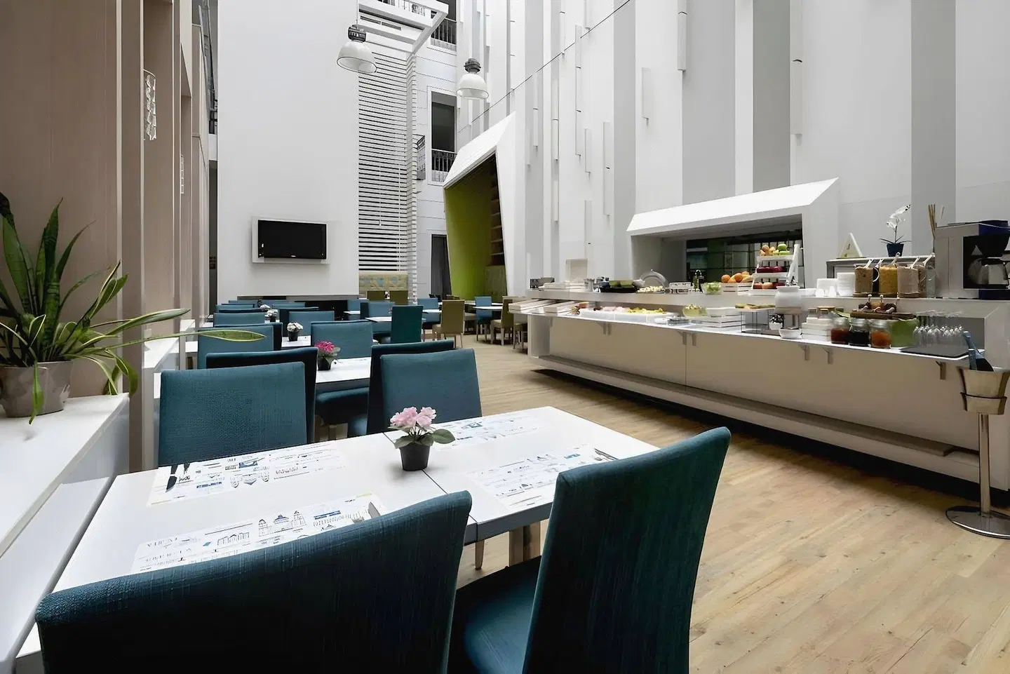 Atrium Fashion Hotel Restaurant