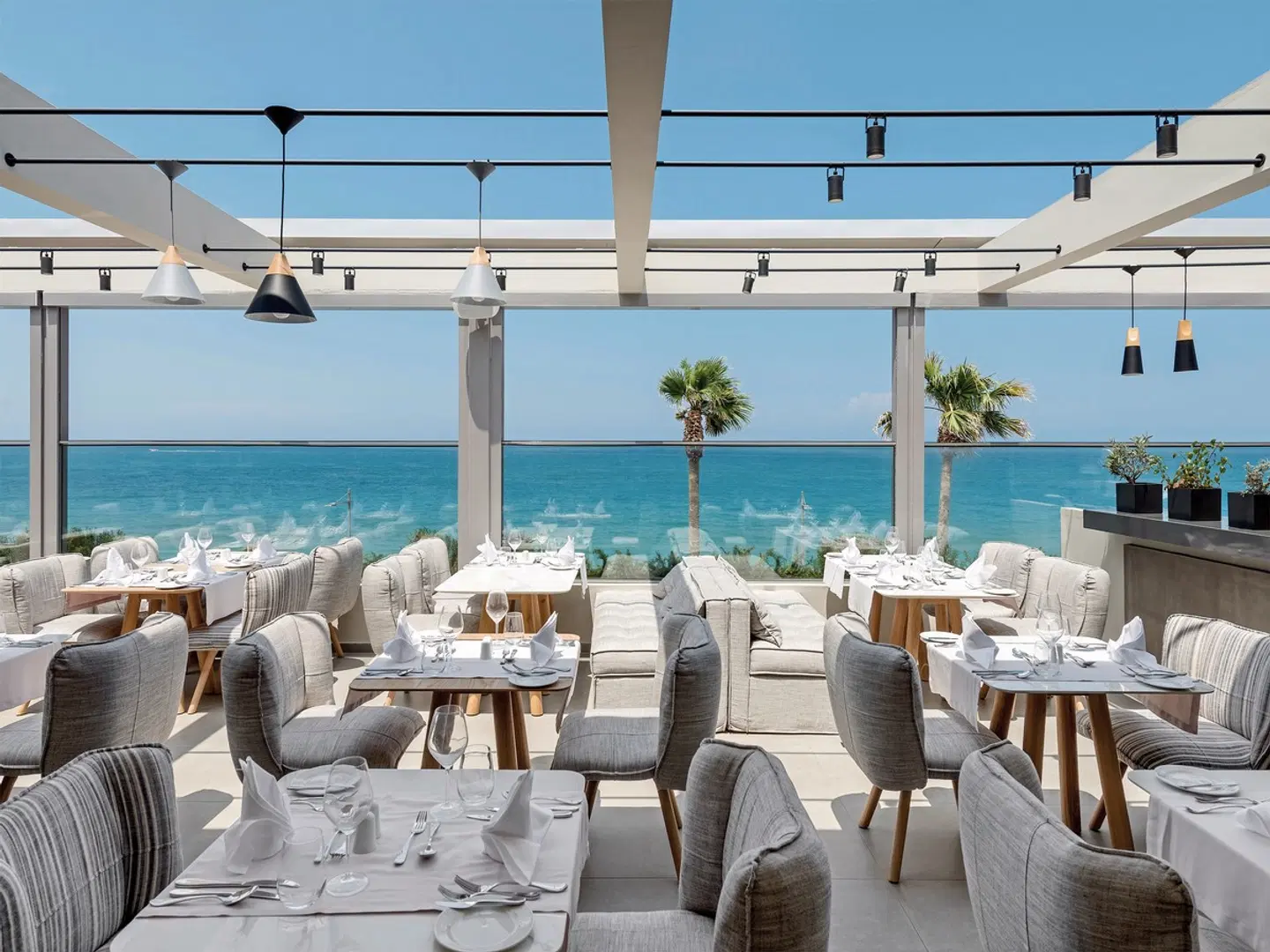 Ikones Seafront Luxury Suites Restaurant