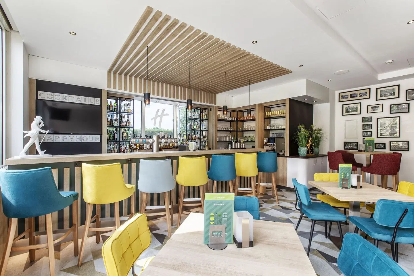 Holiday Inn Düsseldorf-Neuss Bar