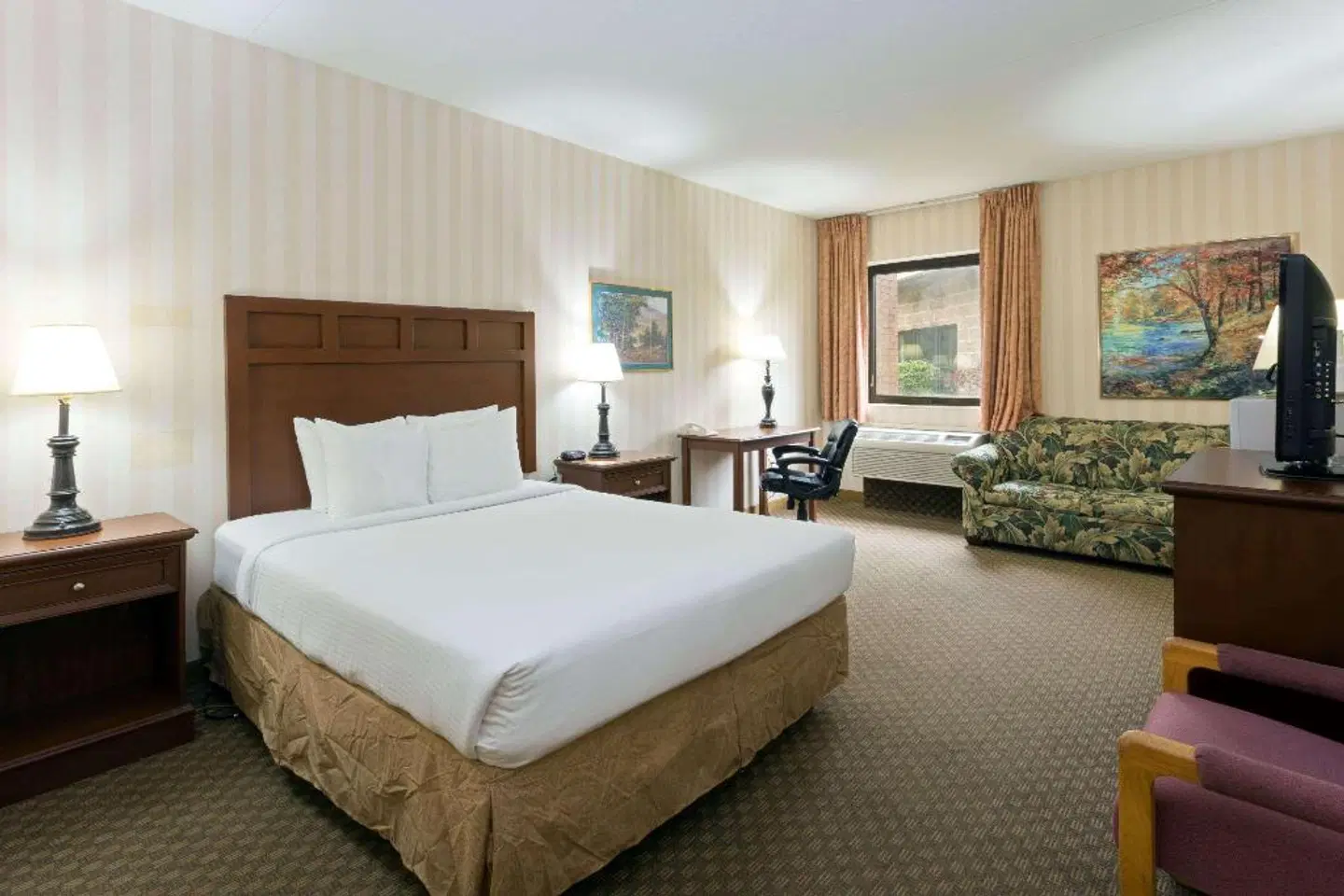 Days Inn & Suites by Wyndham Northwest Indianapolis ROOM_EXAMPLE