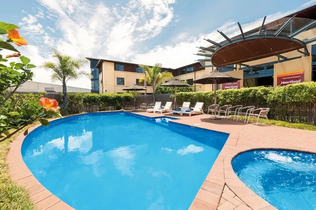 Heartland Hotel Auckland Airport OUTDOOR_POOL