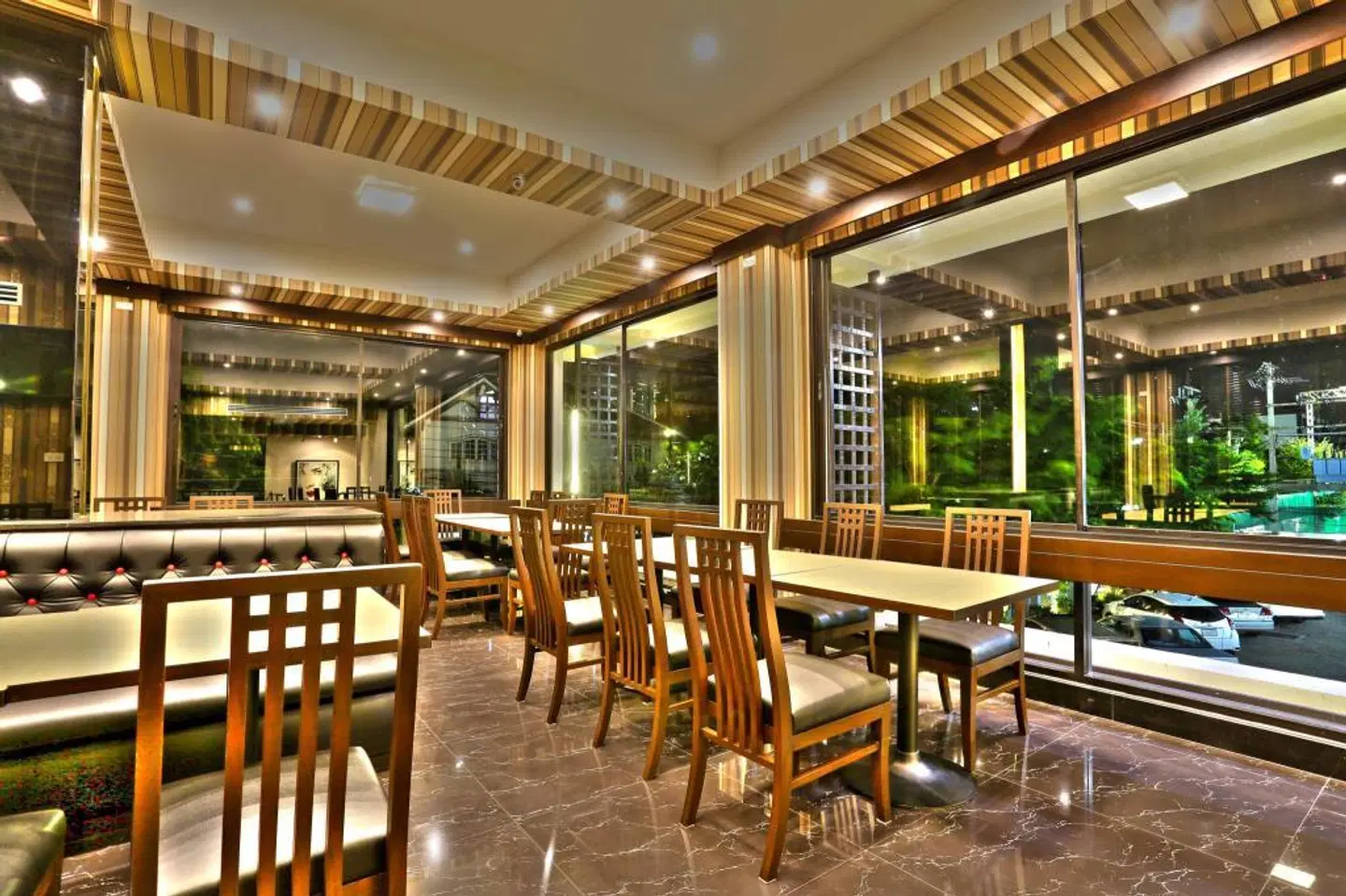 Chateau de Sukhumvit Restaurant