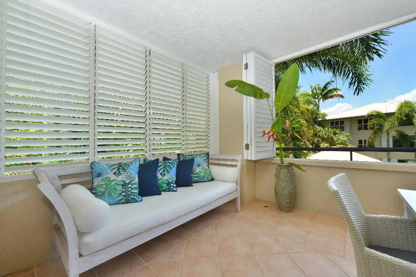 Cayman Villas Port Douglas ROOM_EXAMPLE
