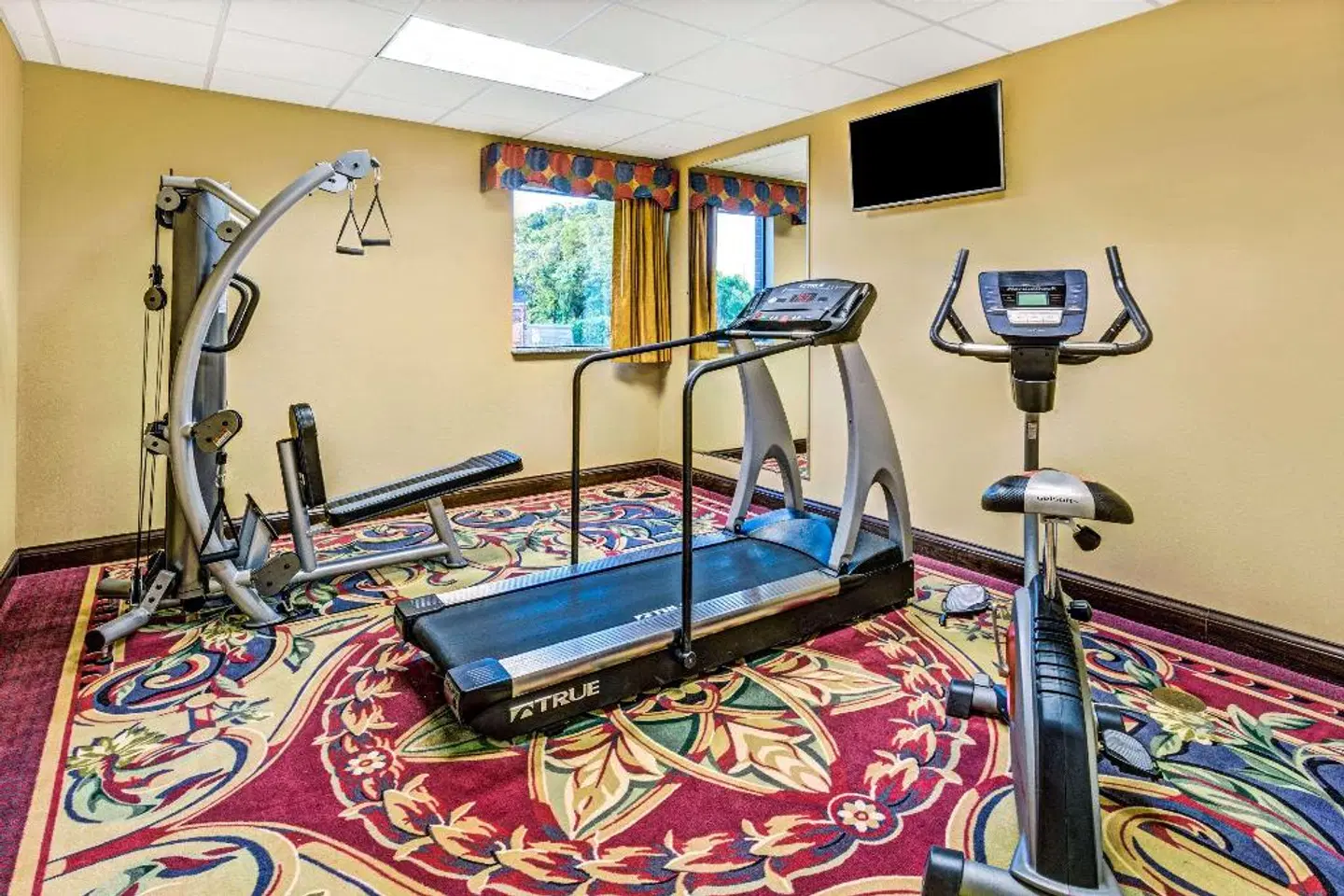 Days Inn and Suites Jeffersonville SPORTS_AND_LEISURE