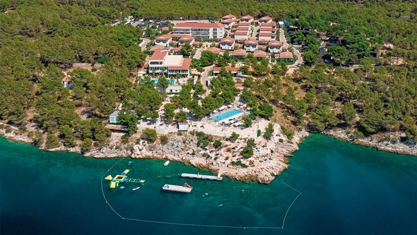 Gava Waterman Milna Resort EXTERIOR