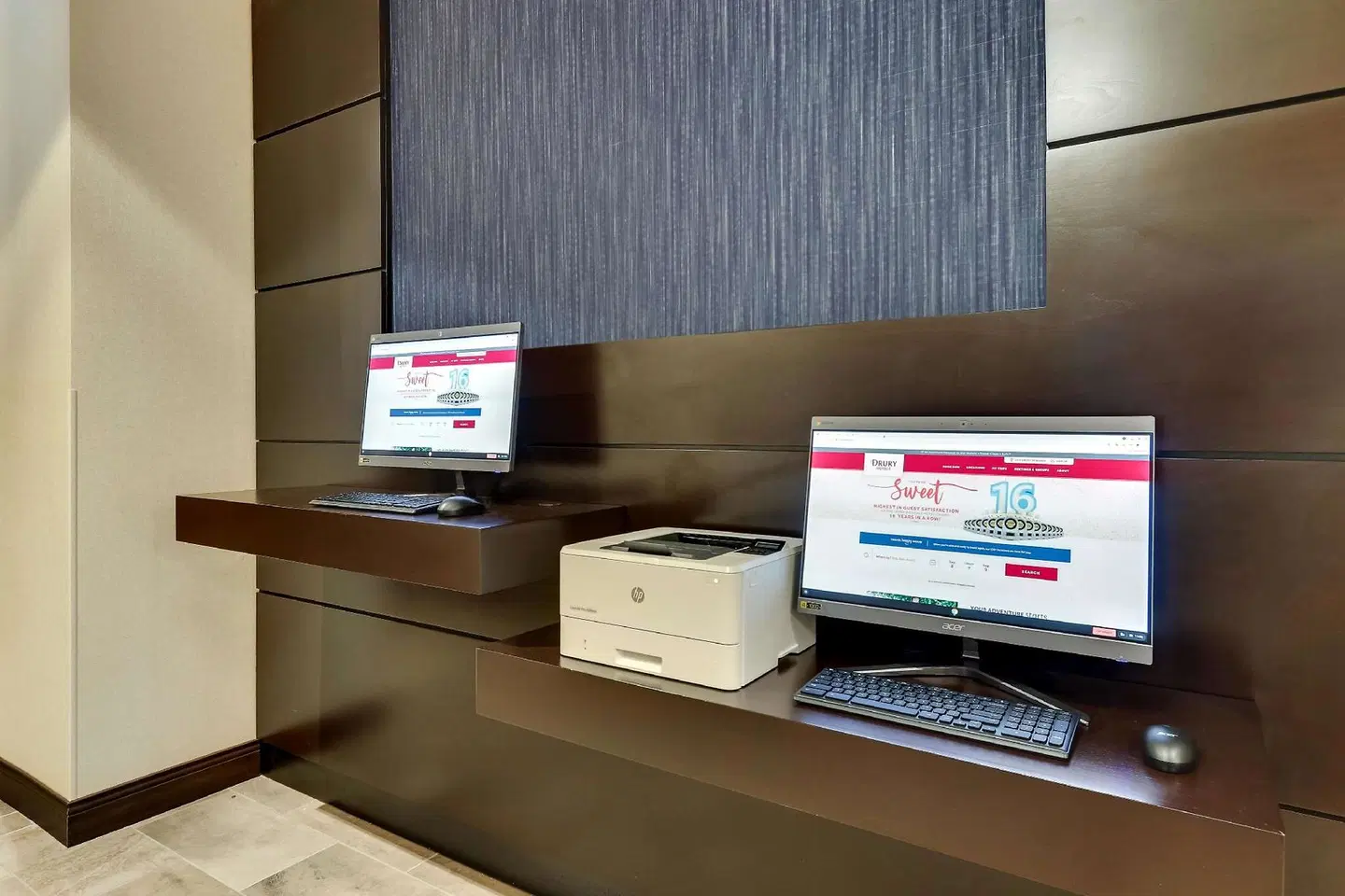 Drury Inn & Suites Lafayette, IN Badezimmer