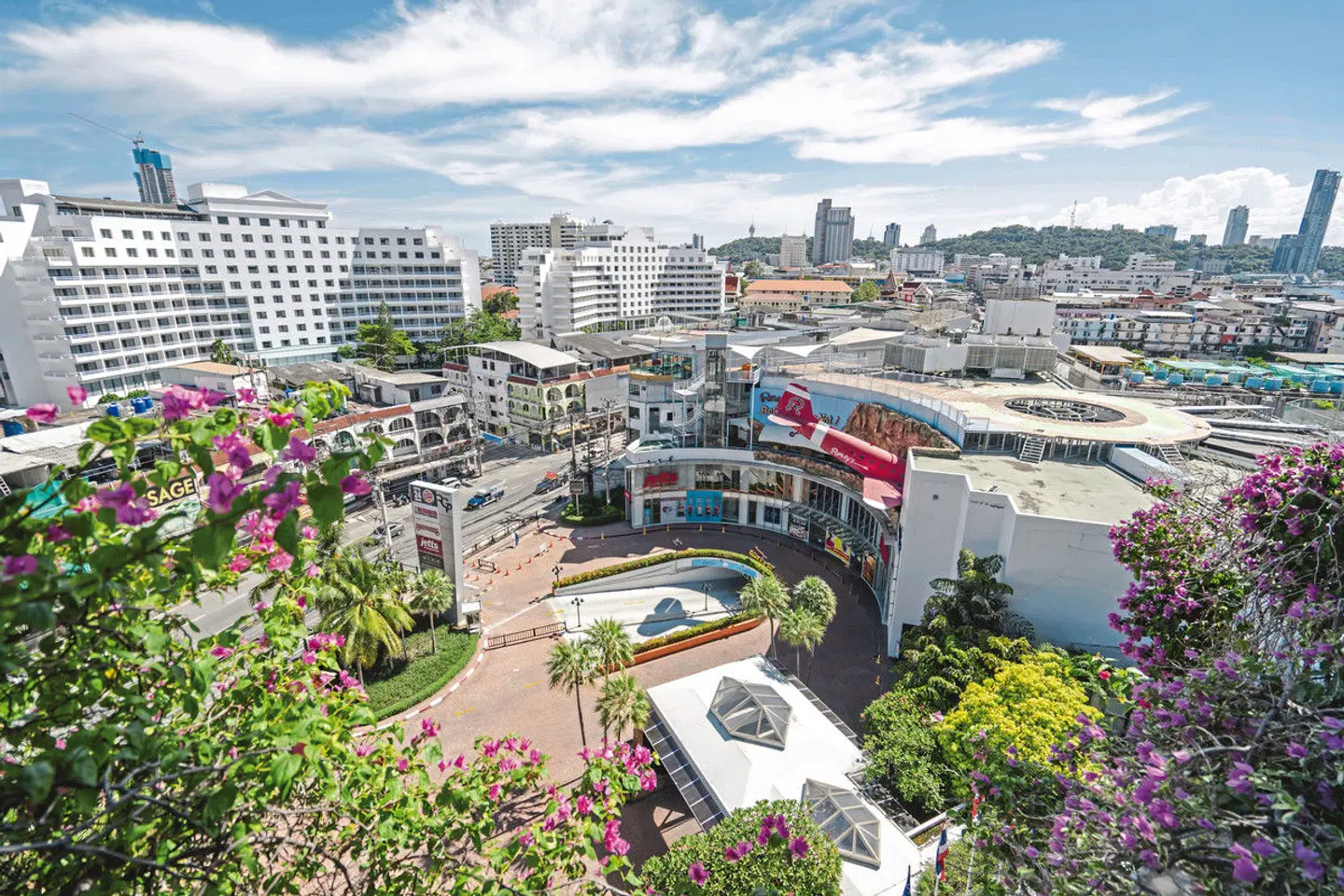 Avani Pattaya Resort EXTERIOR