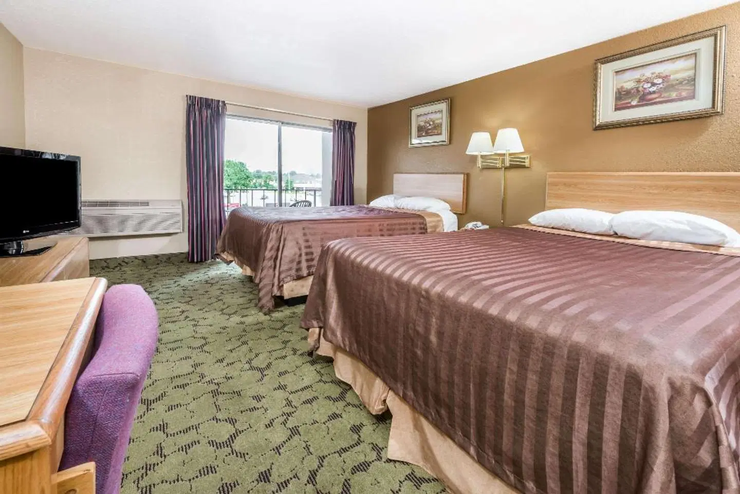 Travelodge by Wyndham Bloomington ROOM_EXAMPLE