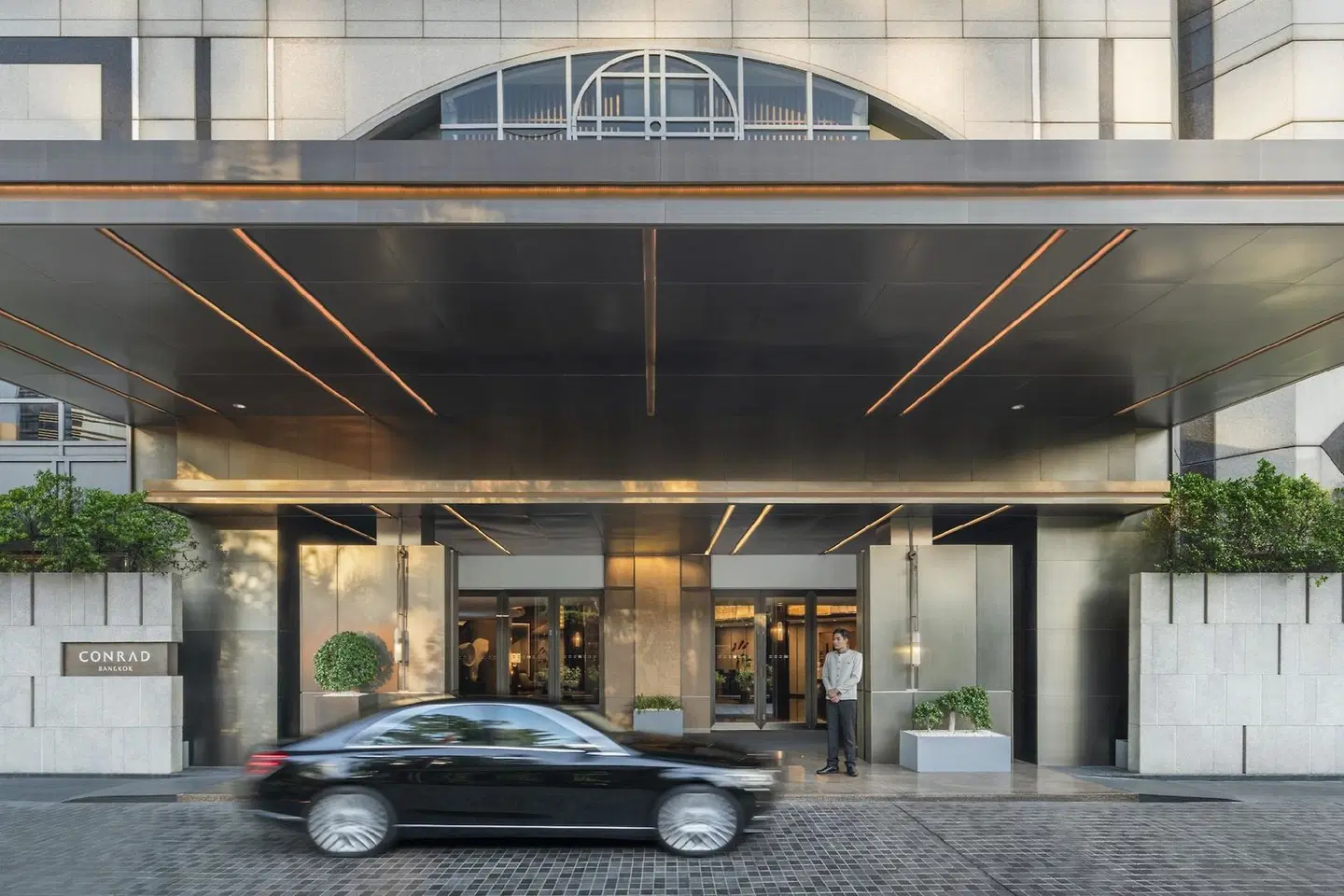 Conrad Bangkok Residences EXTERIOR