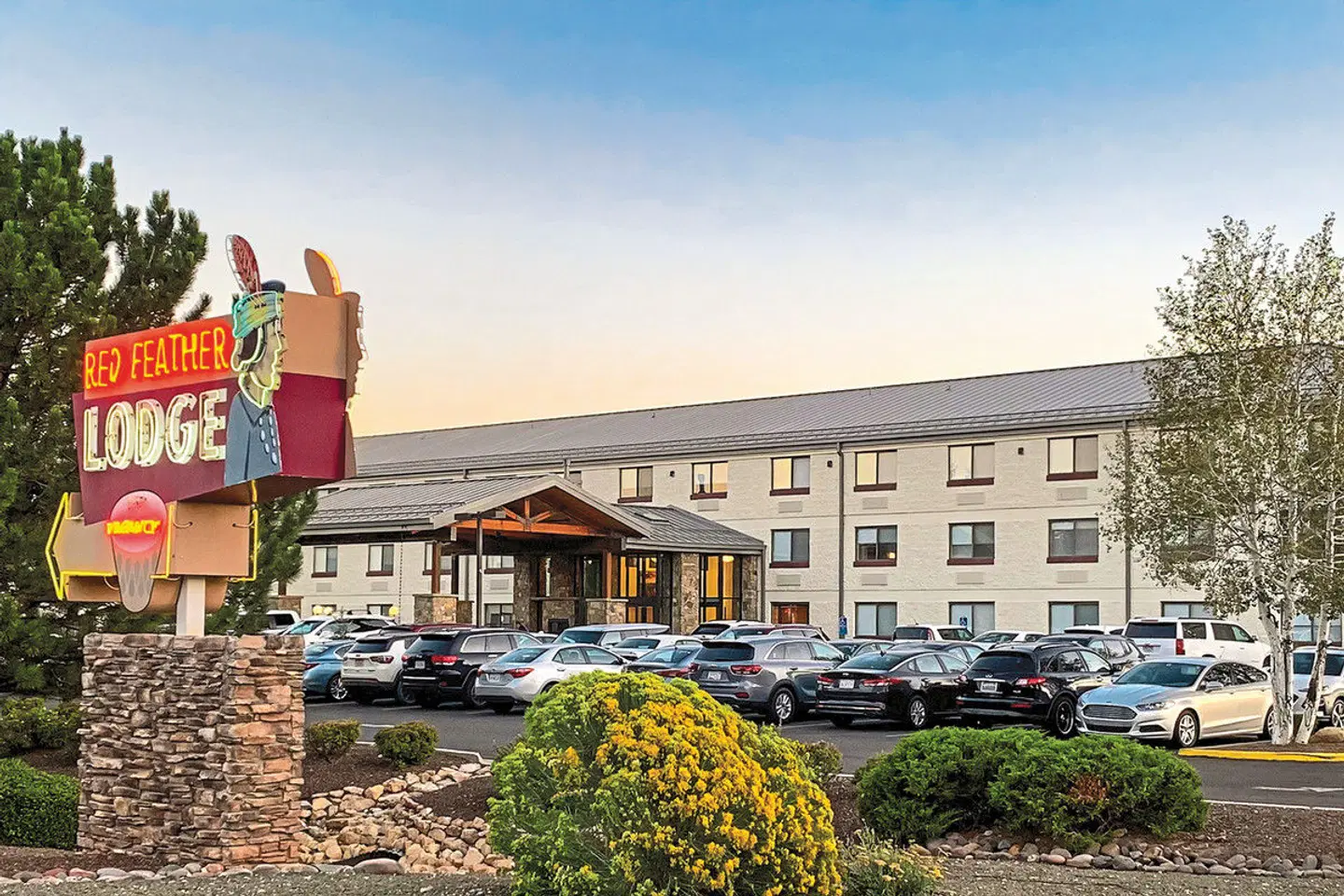 Red Feather Lodge EXTERIOR