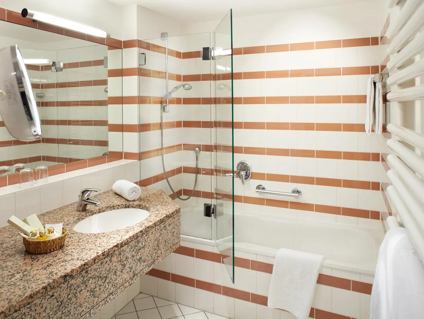 Best Western Premier Arosa Hotel Badezimmer