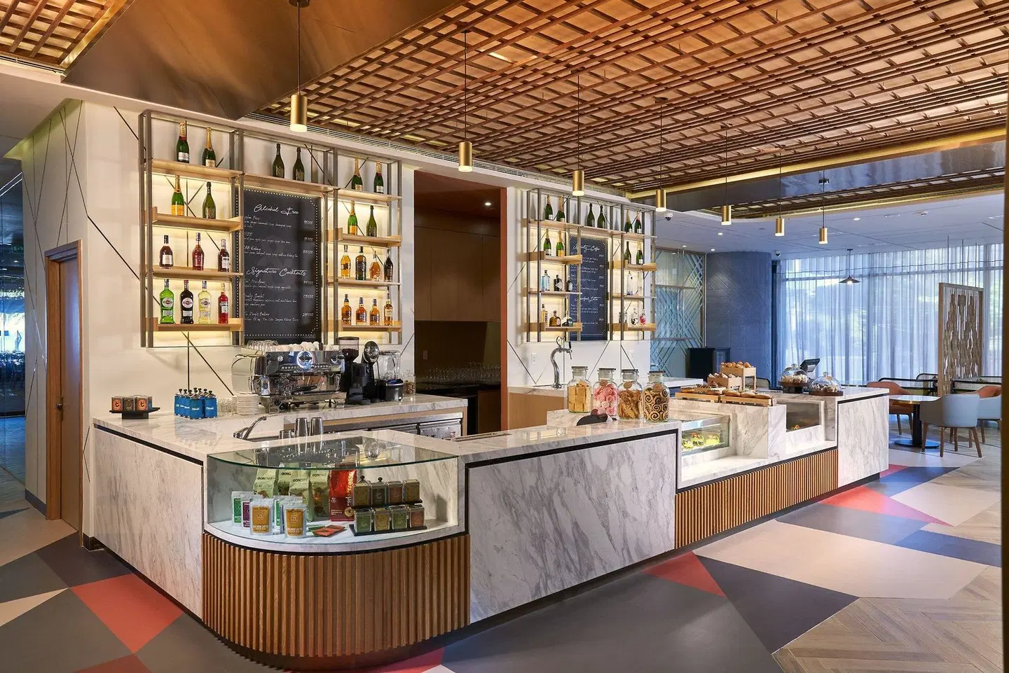 Sheraton Nha Trang Hotel & Spa Bar