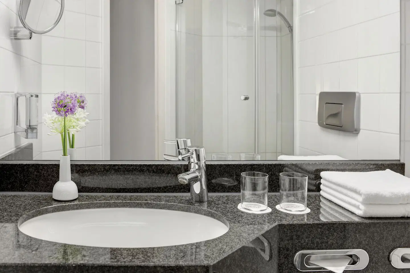 IntercityHotel Kiel Badezimmer