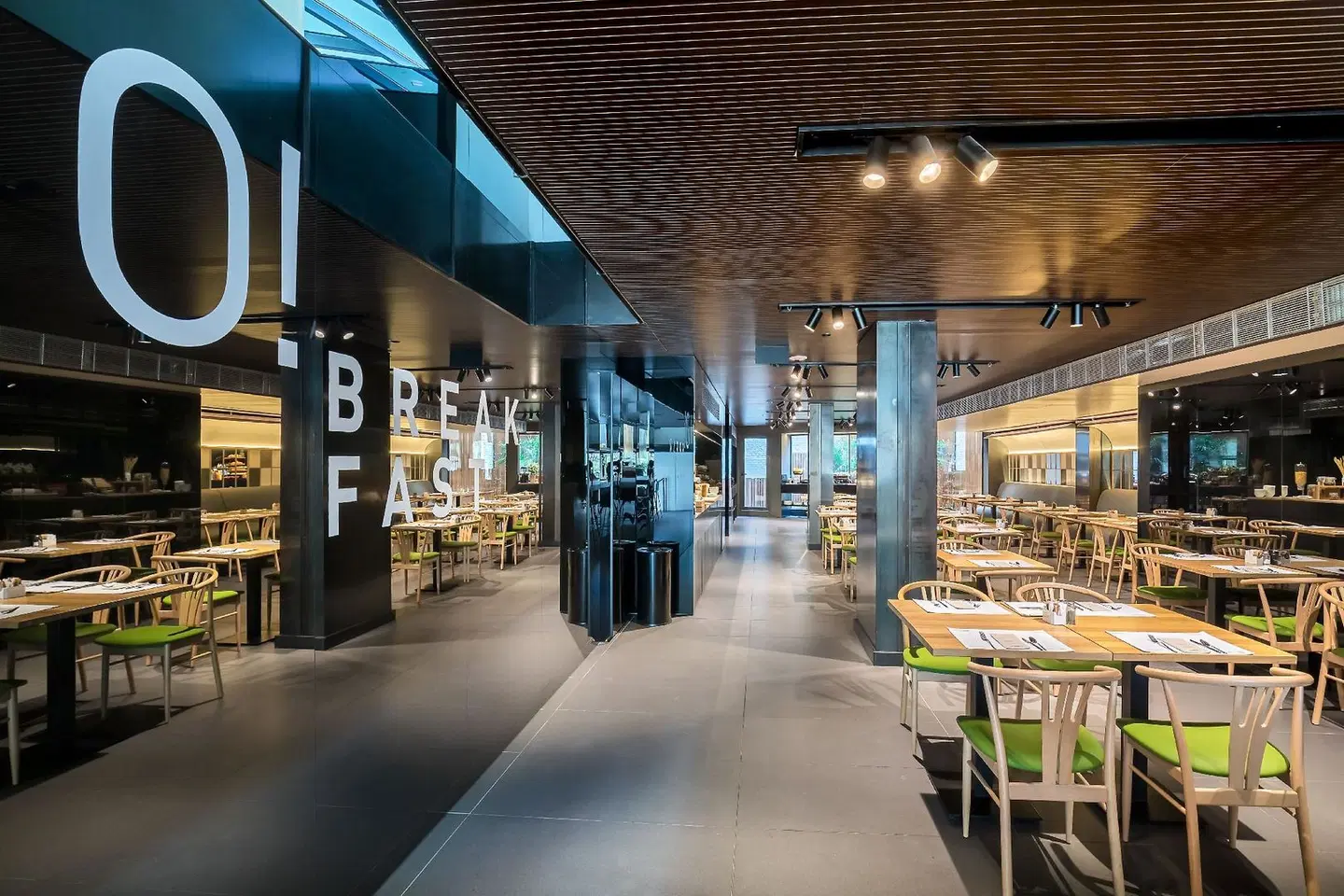 Occidental Diagonal 414 Bar