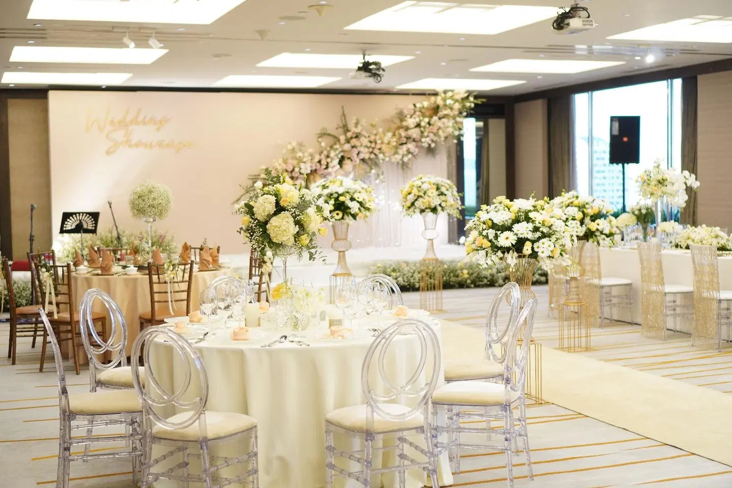 Crowne Plaza Bangkok Lumpini Park Restaurant