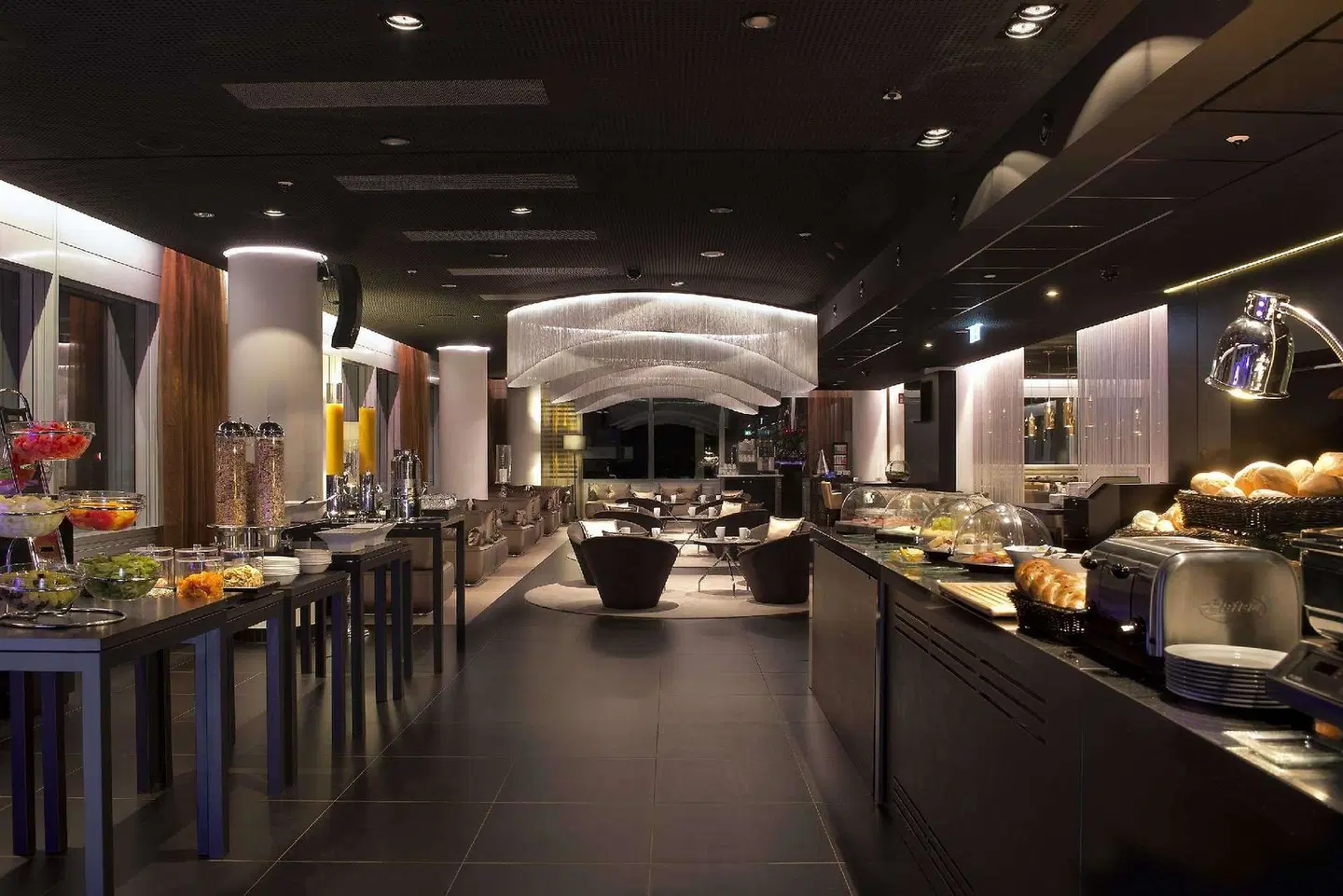 INNSIDE Düsseldorf Hafen Bar