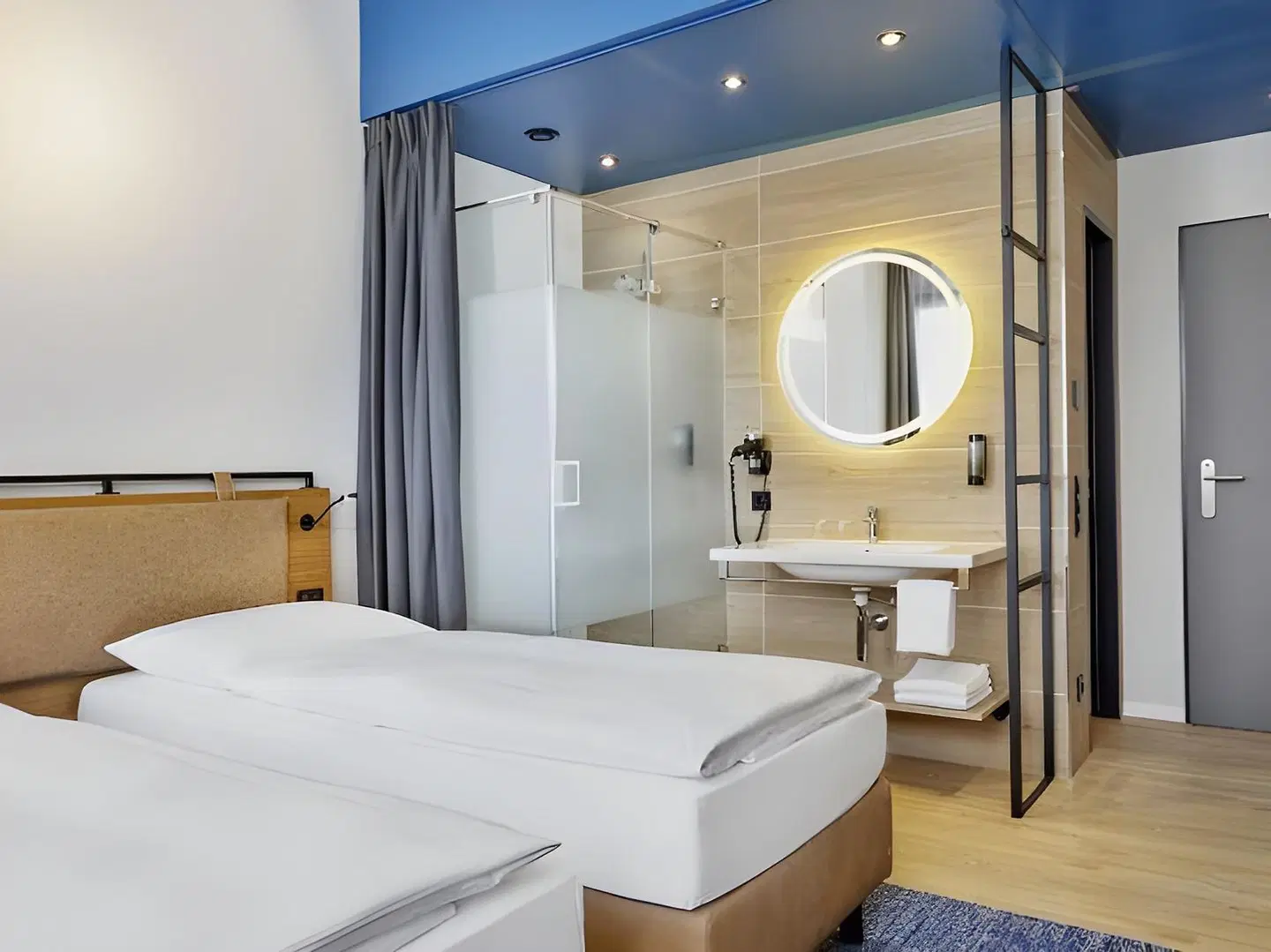 H2 Hotel Dusseldorf Seestern ROOM_EXAMPLE