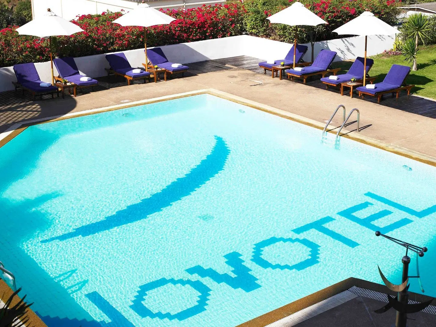 Novotel Bangkok Bangna Hotel OUTDOOR_POOL