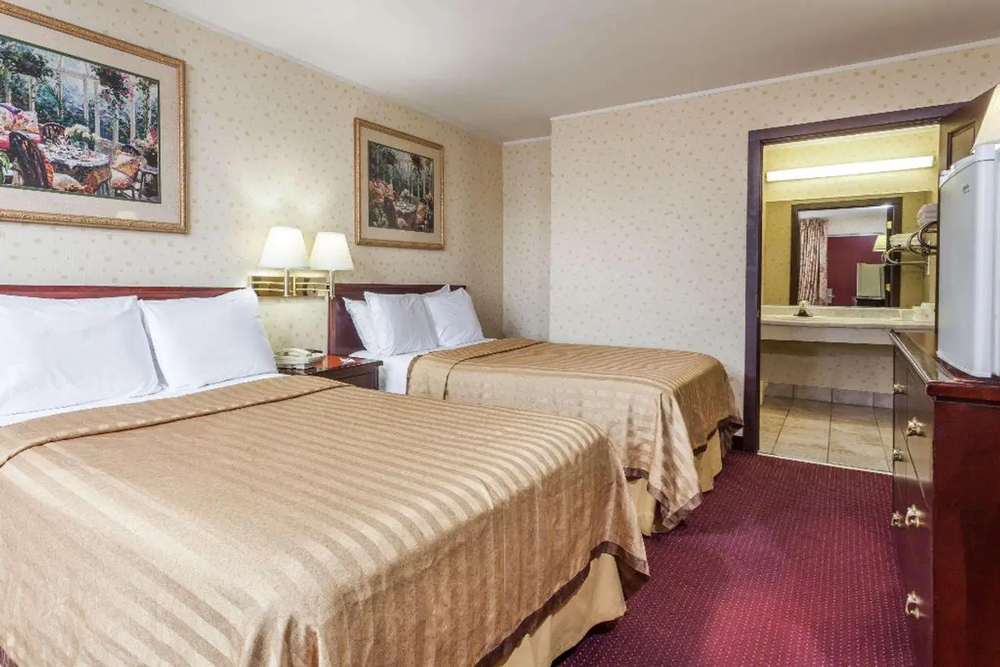 Travelodge by Wyndham Seymour ROOM_EXAMPLE