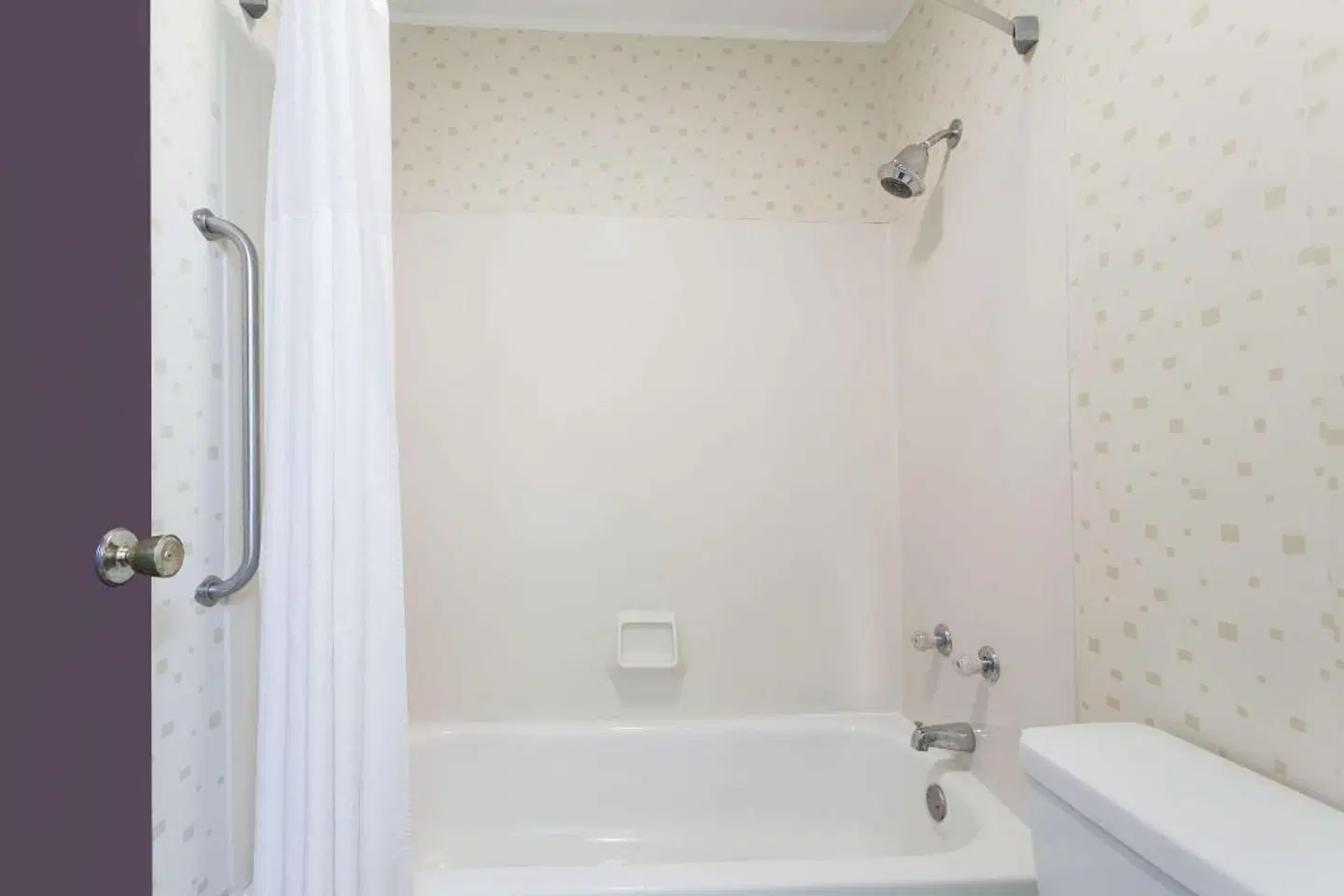 Travelodge by Wyndham Seymour Badezimmer