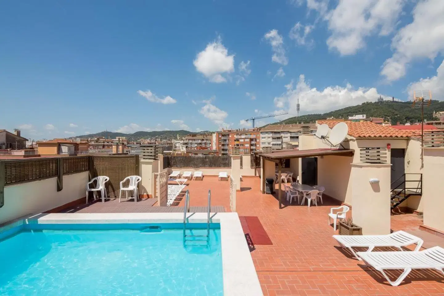 Aparthotel Bertrán OUTDOOR_POOL