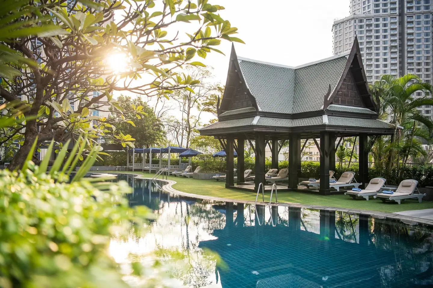 The Athenee Hotel, a Luxury Collection Hotel, Bangkok OUTDOOR_POOL