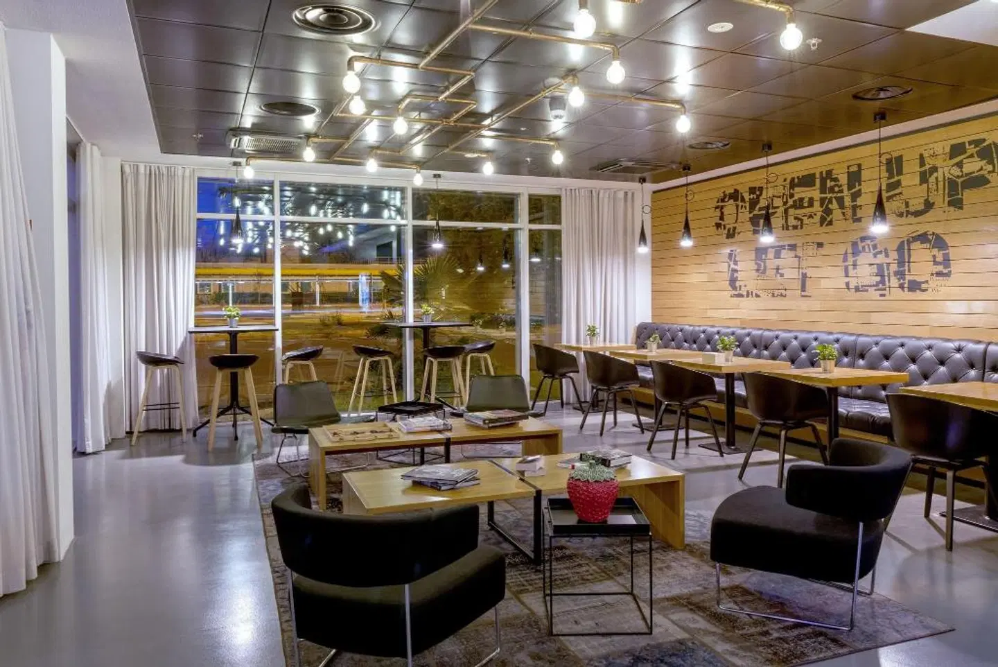 Moxy Milan Malpensa Airport Bar