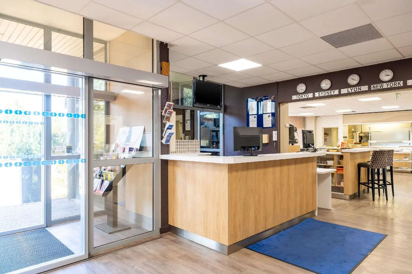 Comfort Hotel Aeroport Lyon St Exupery LOUNGE_LOBBY