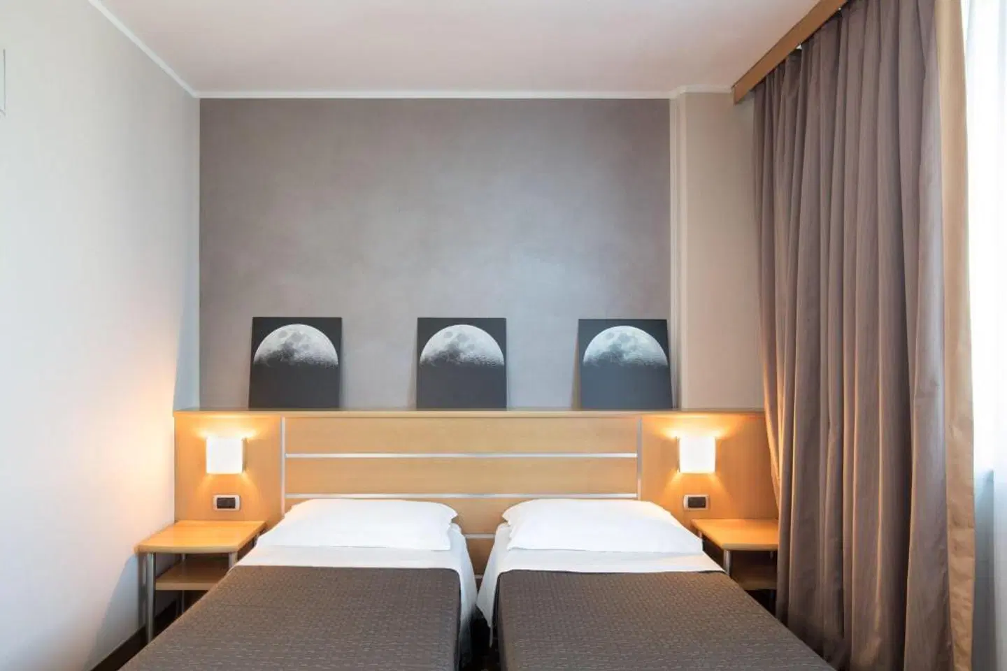 Garda Hotel ROOM_EXAMPLE