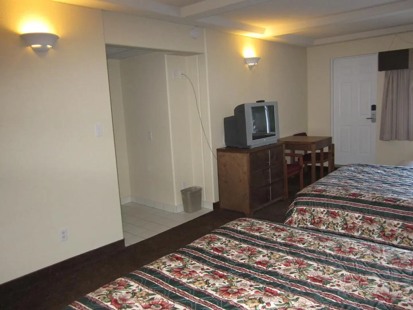 Quality Inn & Suites Clearwater ROOM_EXAMPLE