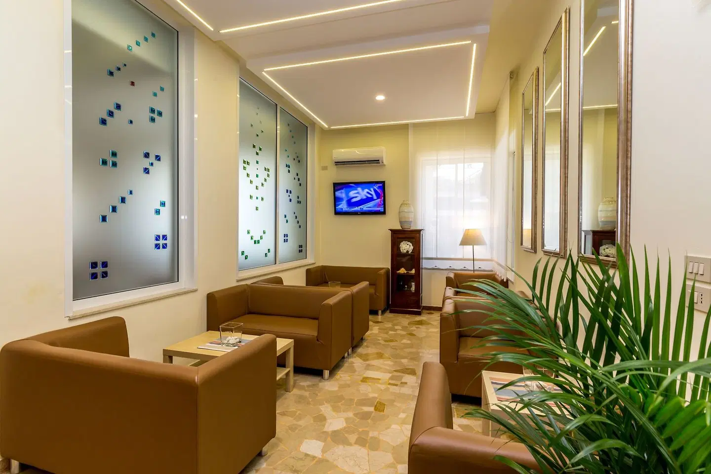 Touring LOUNGE_LOBBY