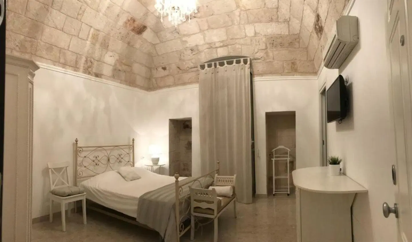 Chichouse ROOM_EXAMPLE