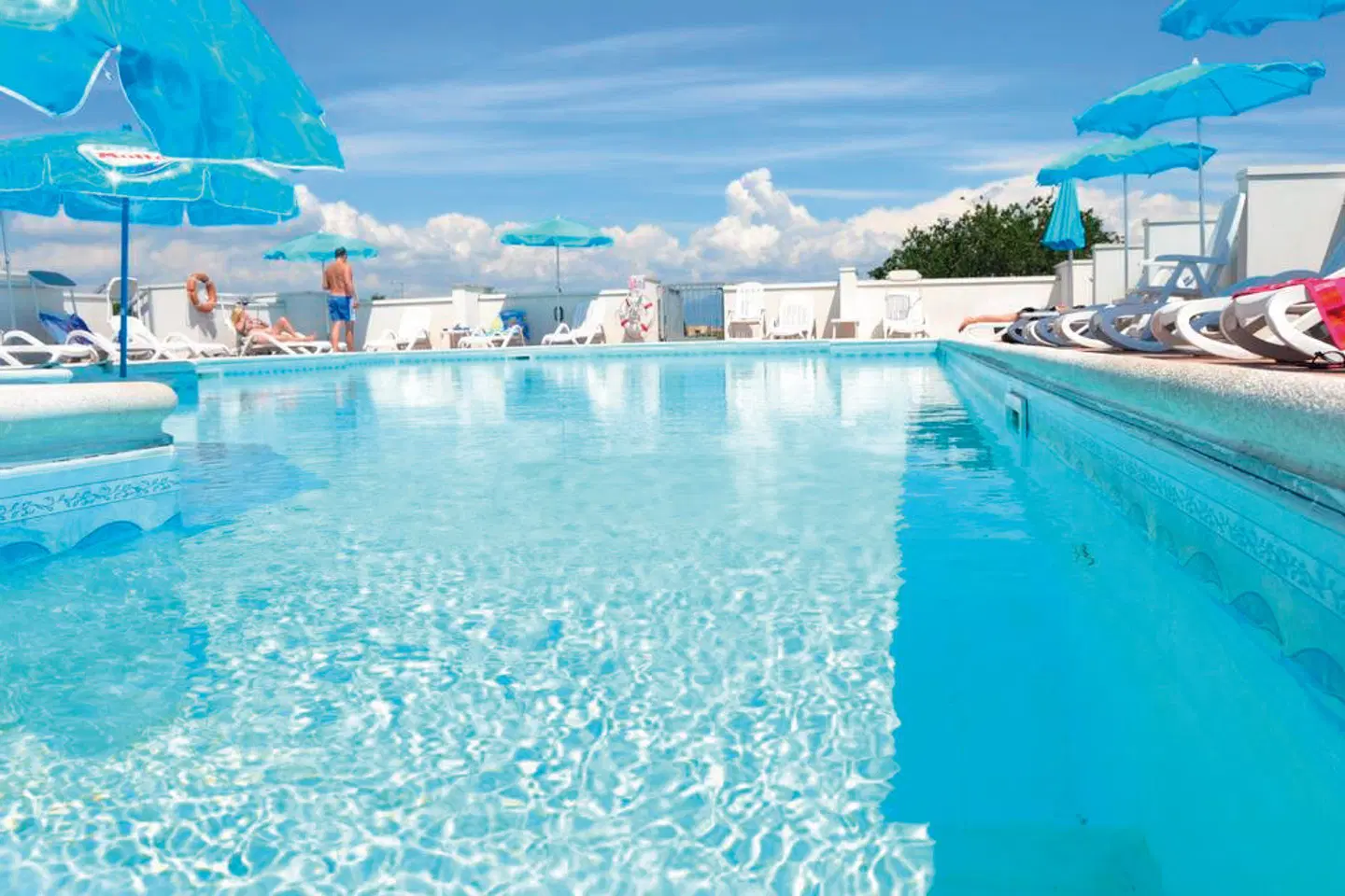 Alfieri OUTDOOR_POOL