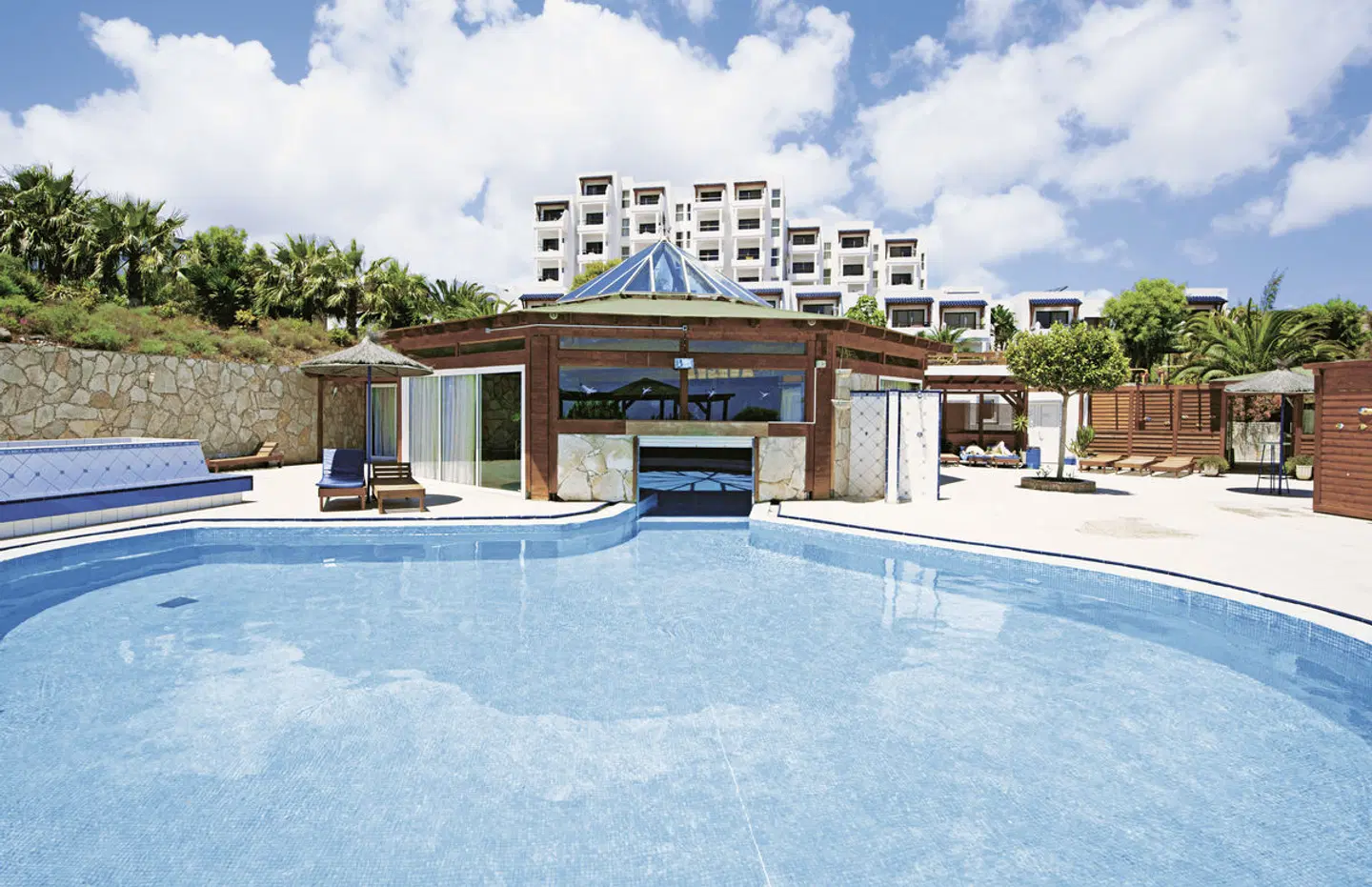 Marina Playa Suites OUTDOOR_POOL
