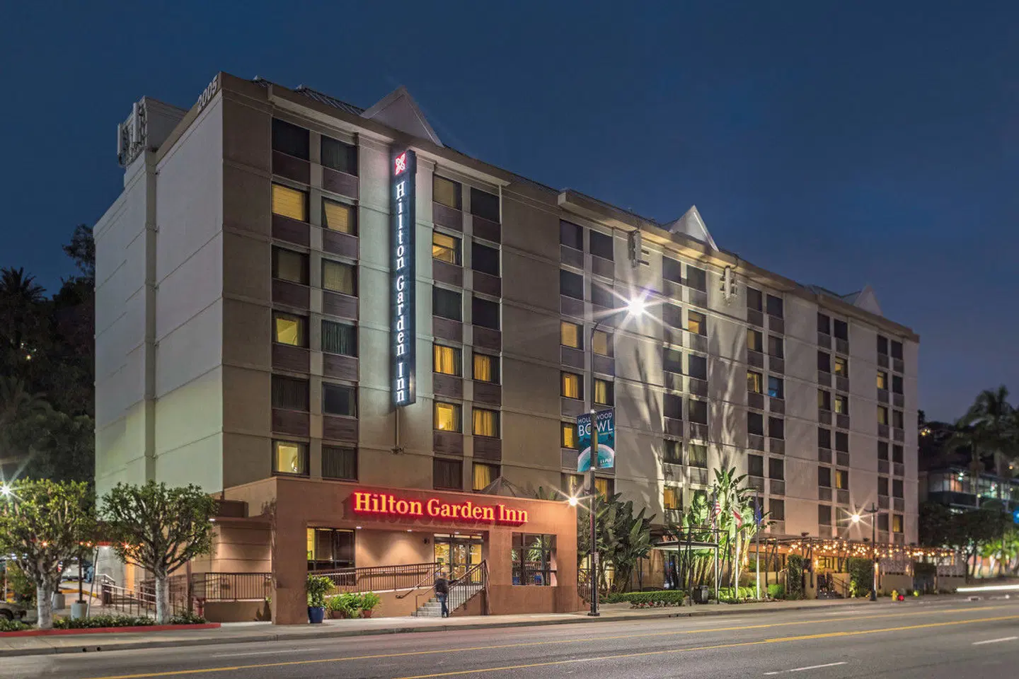 Hilton Garden Inn Los Angeles Hollywood EXTERIOR