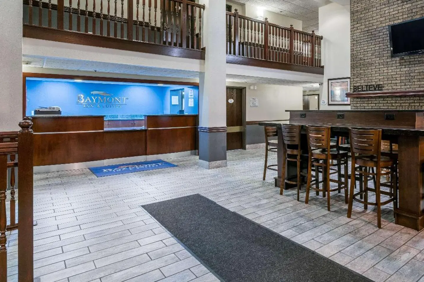 Baymont by Wyndham Bloomington MSP Airport Bar